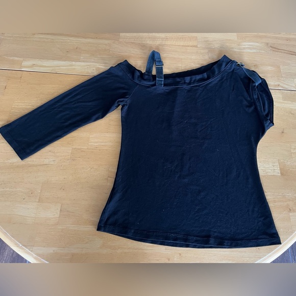 3/$25❤️Zara Asymmetry off-shoulder tees - Picture 1 of 5